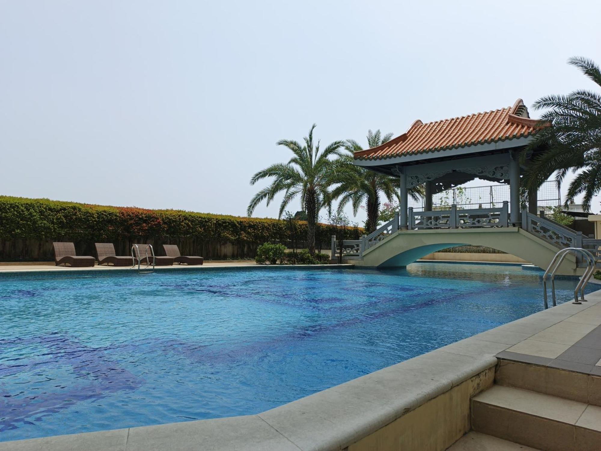 2Br Lucky Tower Residence Jakarta Old Town Top Floor Condo Kültér fotó