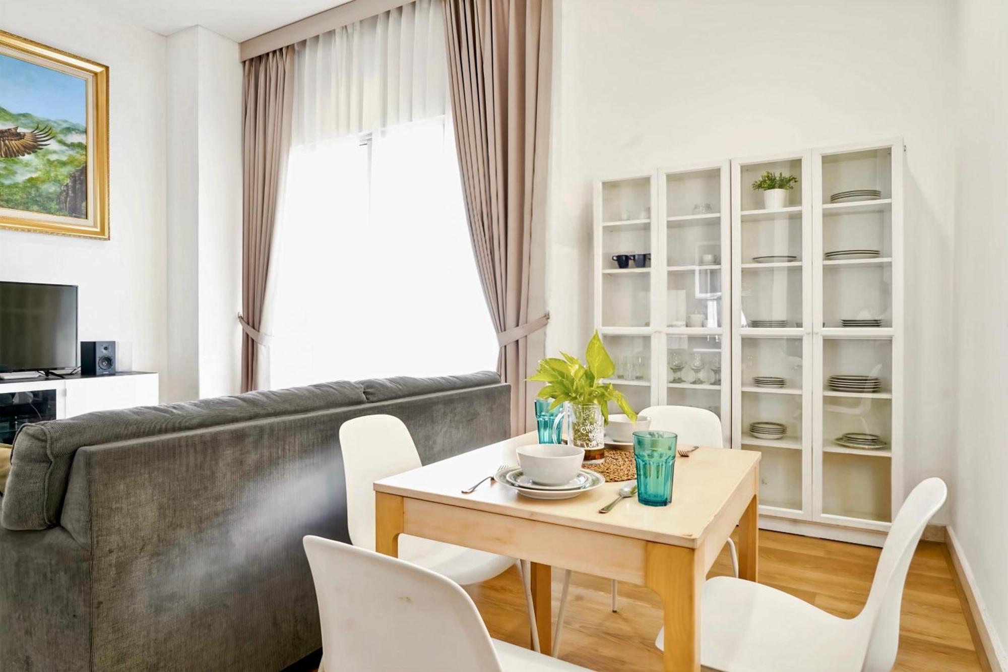 2Br Lucky Tower Residence Jakarta Old Town Top Floor Condo Kültér fotó