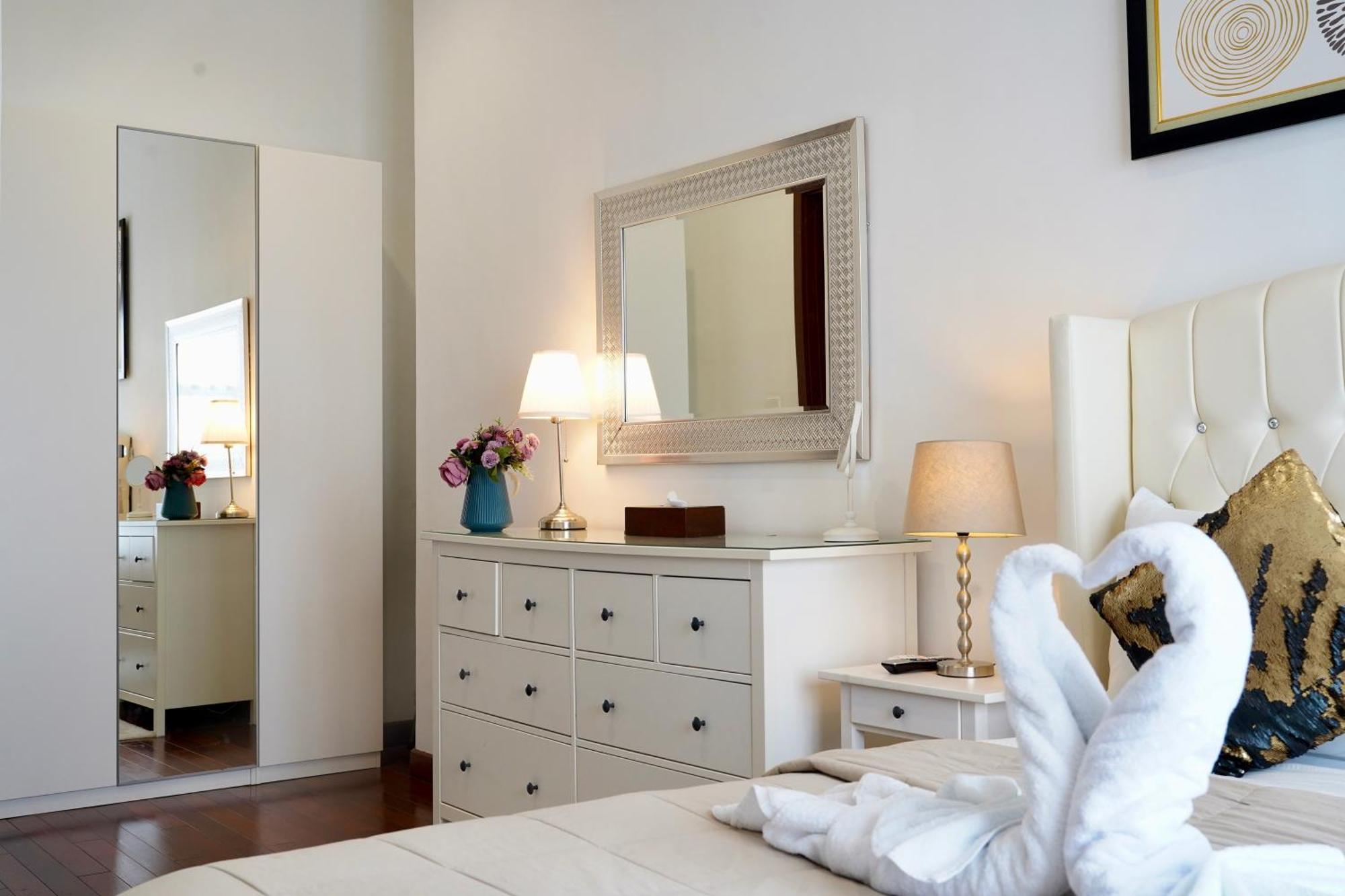 2Br Lucky Tower Residence Jakarta Old Town Top Floor Condo Kültér fotó