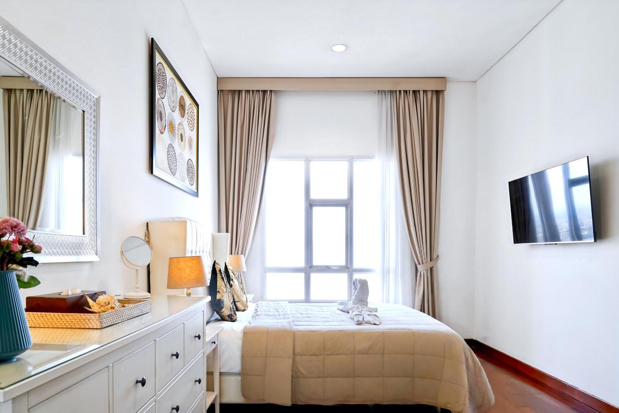 2Br Lucky Tower Residence Jakarta Old Town Top Floor Condo Kültér fotó