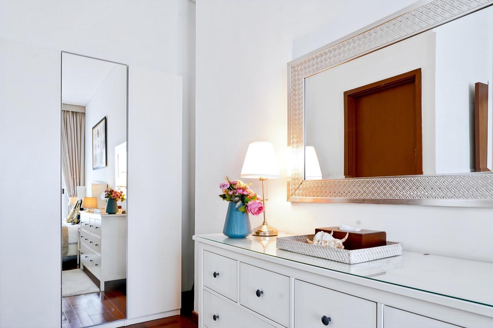 2Br Lucky Tower Residence Jakarta Old Town Top Floor Condo Kültér fotó
