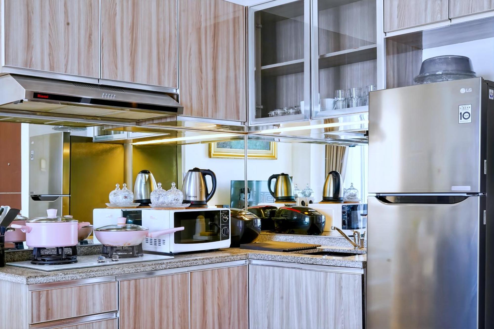 2Br Lucky Tower Residence Jakarta Old Town Top Floor Condo Kültér fotó